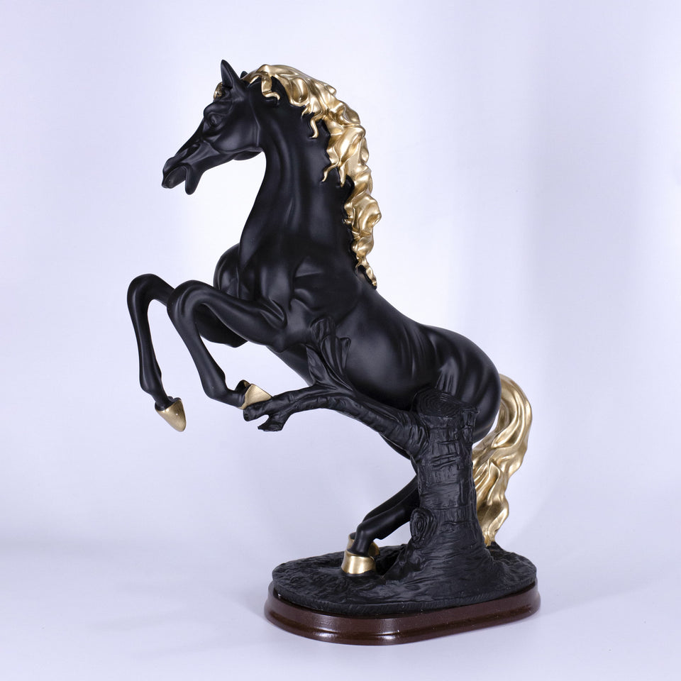 Majestic Resin Horse Statue - Elegant Home Decor Accent